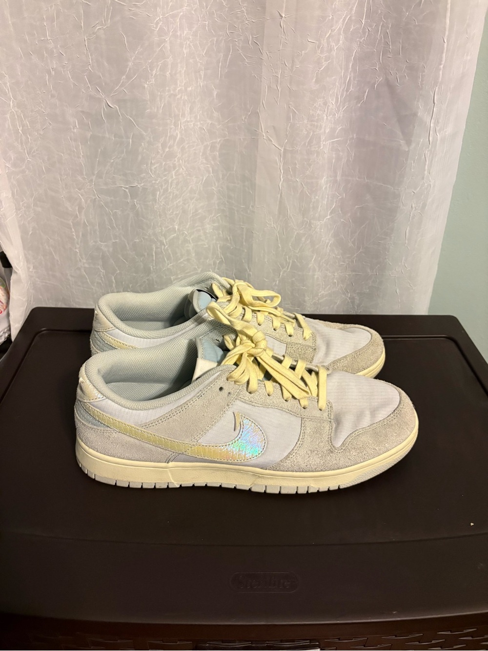 Nike Women’s Low-Top Sneakers in Light Gray with Pale Yellow Accents